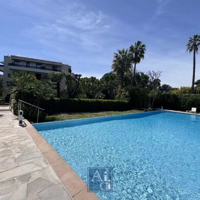 Appartement 3 pièces 2500 €