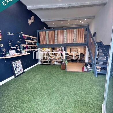 Commerce 3 pièces 74000 €