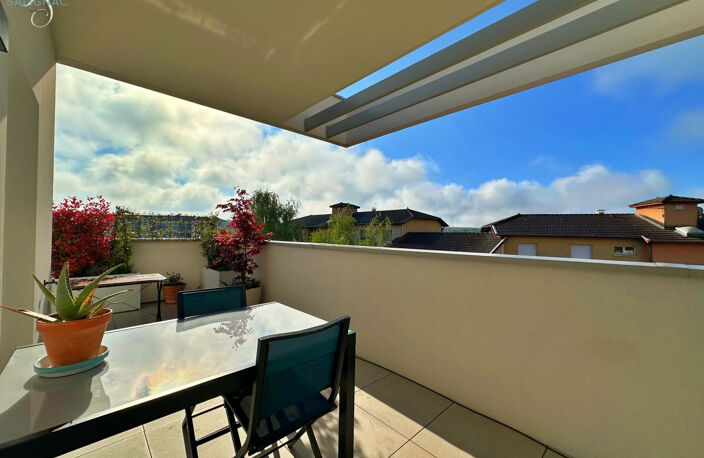 APPARTEMENT T4   DERNIER ÉTAGE   TERRASSE 46 M2   PÉRONNAS — photo 2