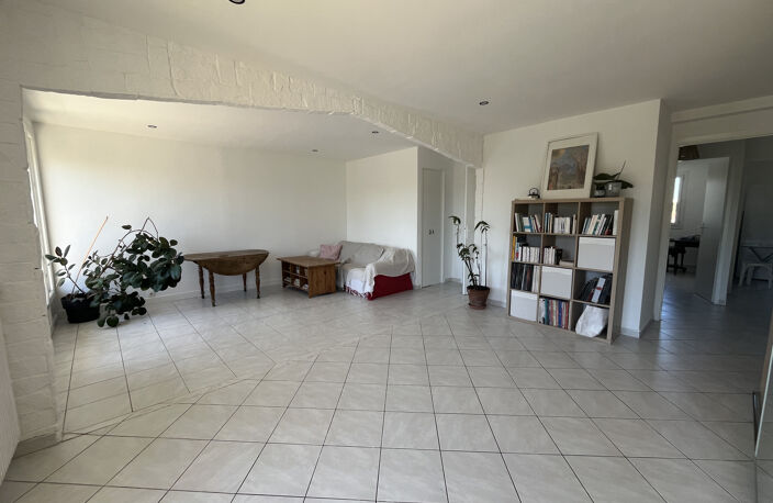 Grand T3 de 75 m2 traversant - rénové - lumineux - garage et — photo 5