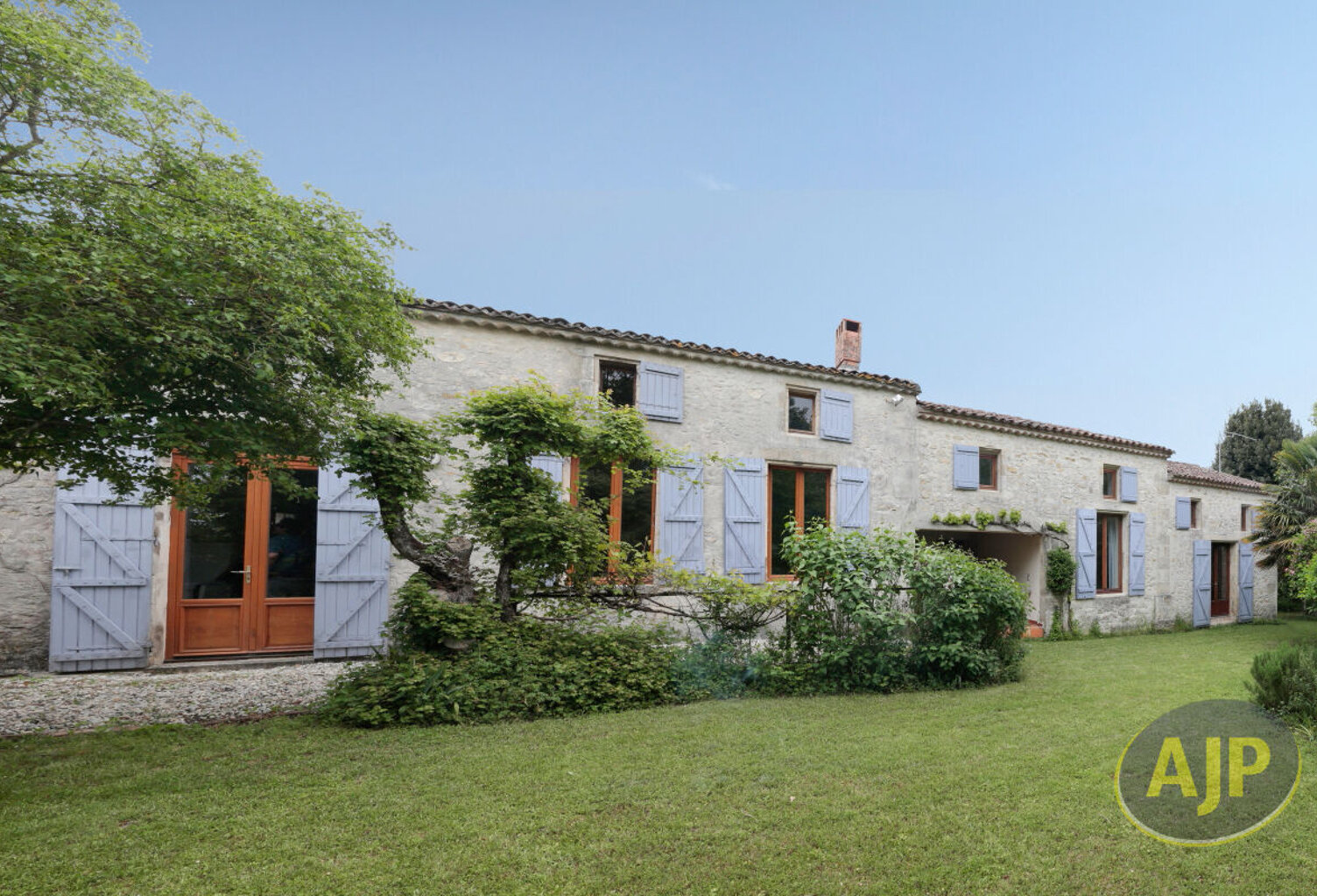 Longère de 160m2 de surface habitable sur 1240m2 de terrain ! — photo 1