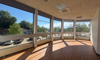 Commerce  69 m² à louer à Saint-Médard-en-Jalles (33160)