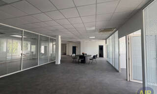 Commerce  191 m² à louer à Saint-Médard-en-Jalles (33160)