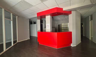 Commerce  212 m² à louer à Saint-Médard-en-Jalles (33160)