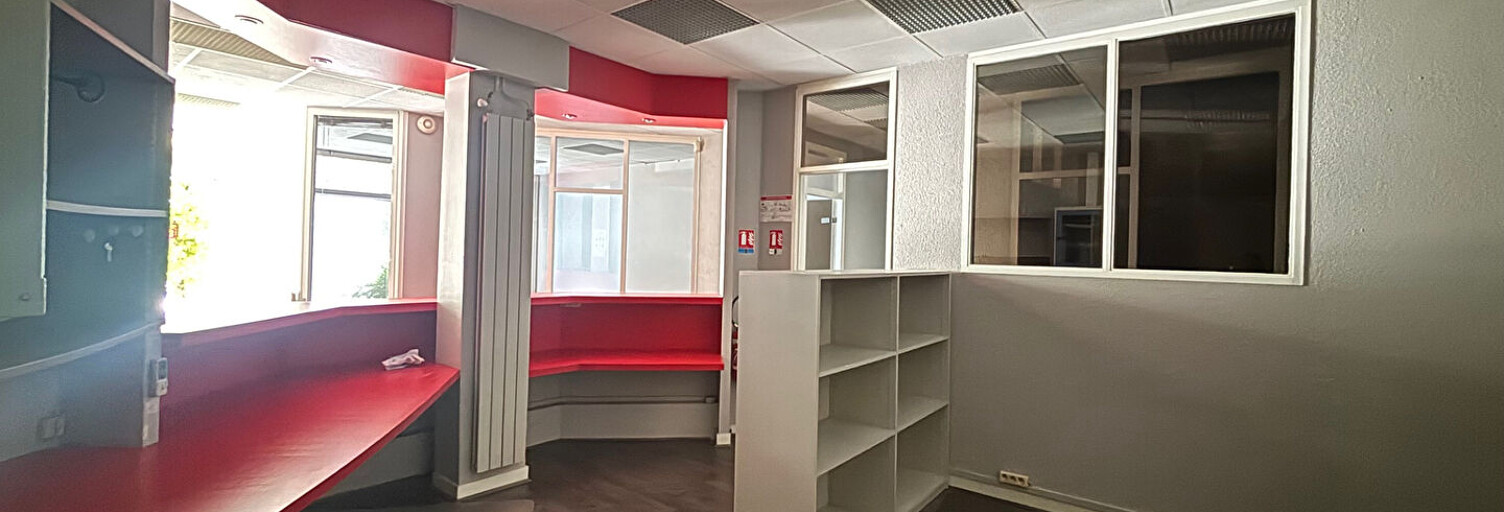Commerce  212 m² à louer à Saint-Médard-en-Jalles (33160)
