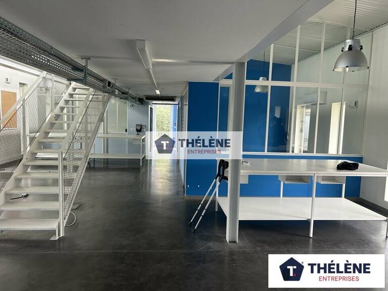 BUREAUX à VENDRE — photo 1