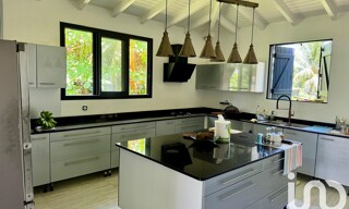 Maison 4 Pièces 200 m² à vendre à Baie-Mahault (97122)