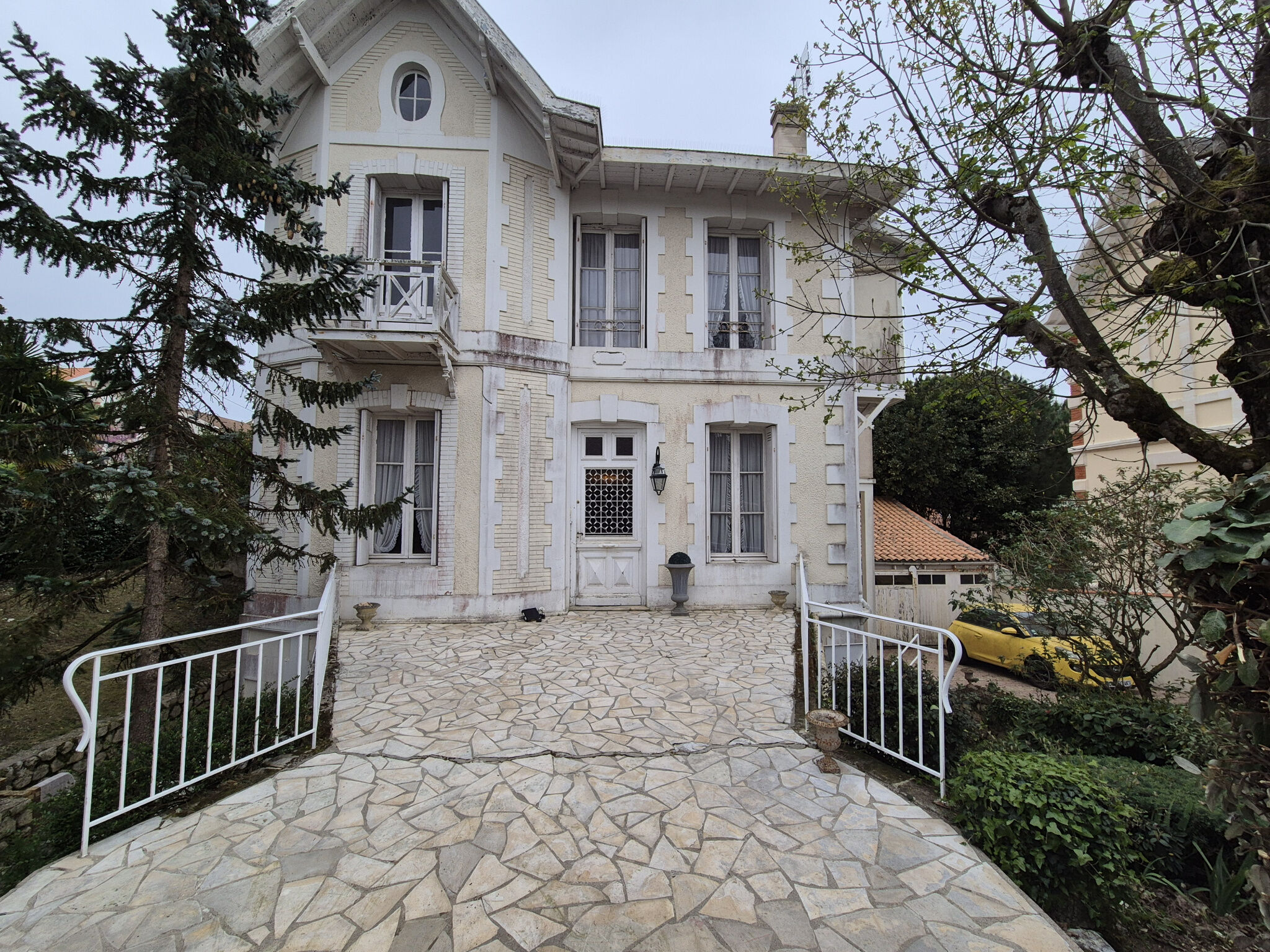 Villa / Maison  T12 à vendre Royan 17200