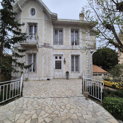 Maison 12 pièces 836000 €