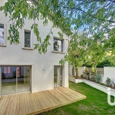 Maison 4 pièces 599000 €
