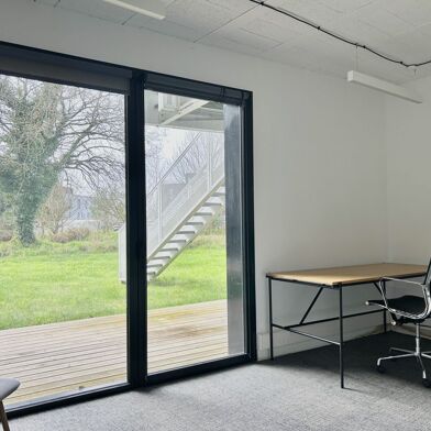 Bureau  710 €