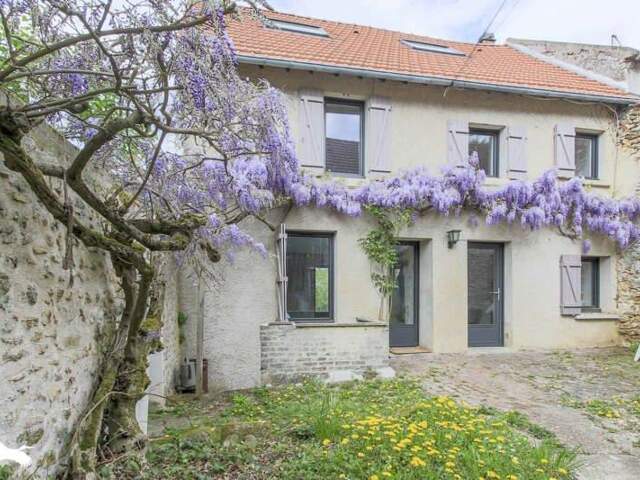 Maison en pierre de 5 pièces principales — photo du bien