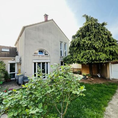 Maison 5 pièces 302050 €