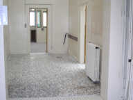 LOCAL PROFESSIONNEL OU COMMERCIAL A VENDRE A CAMBRAI. — photo 3