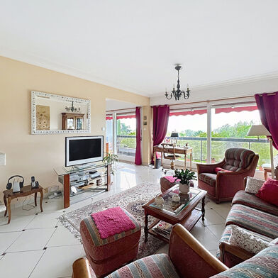 Appartement 5 pièces 273000 €