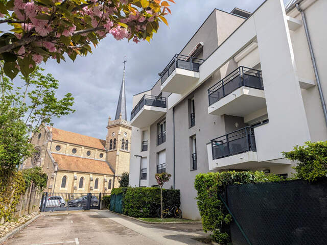 DIJON - RUE CLEMENT JANIN - BAS FAC — photo du bien