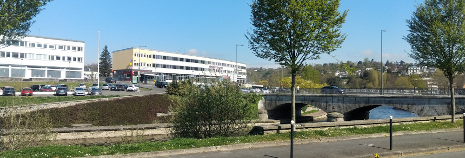 Commerce  1119 m² à vendre à Saint-Lô (50000)