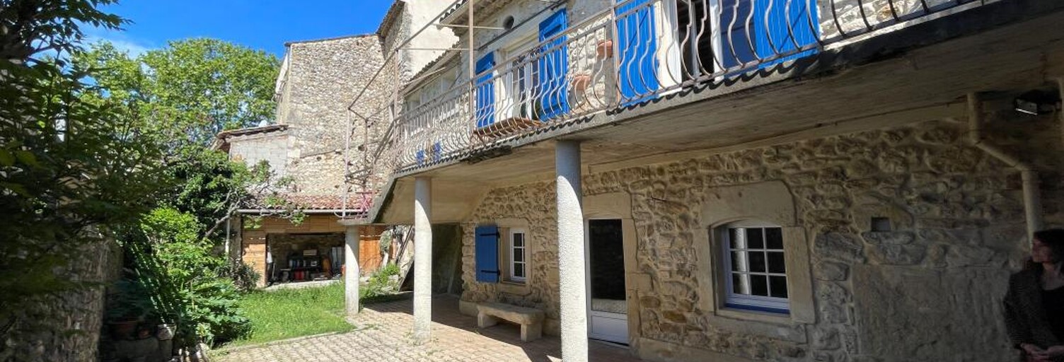 Maison 9 Pièces 225 m² à vendre à Les Granges-Gontardes (26290)