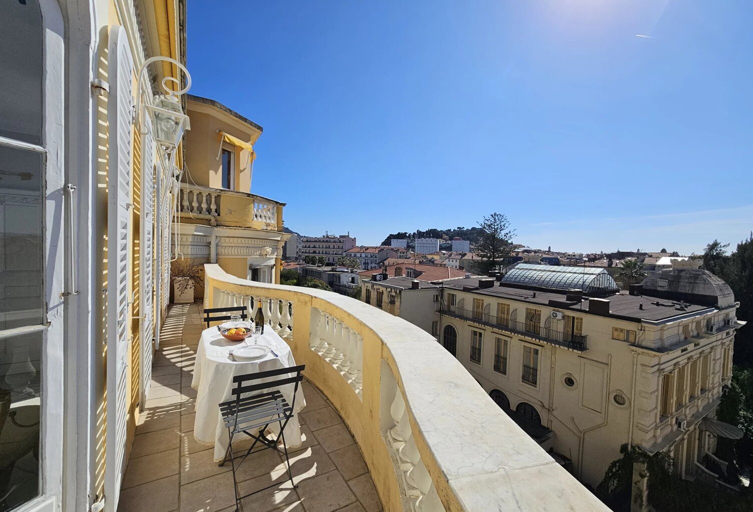 Dernier étage 5 pièces avec terrasse - Nice Bas de Cimiez — photo 1