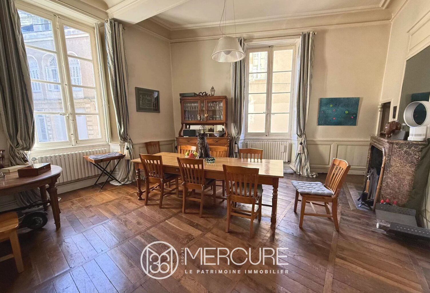 APPARTEMENT avec COUR et PARKINGS — photo 1