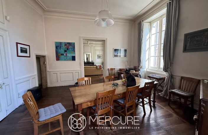 APPARTEMENT avec COUR et PARKINGS — photo 3