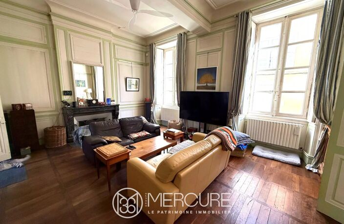APPARTEMENT avec COUR et PARKINGS — photo 4