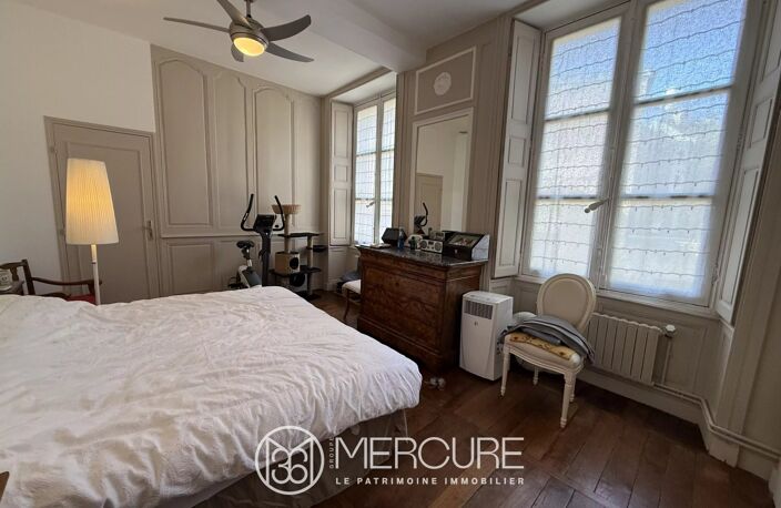 APPARTEMENT avec COUR et PARKINGS — photo 5