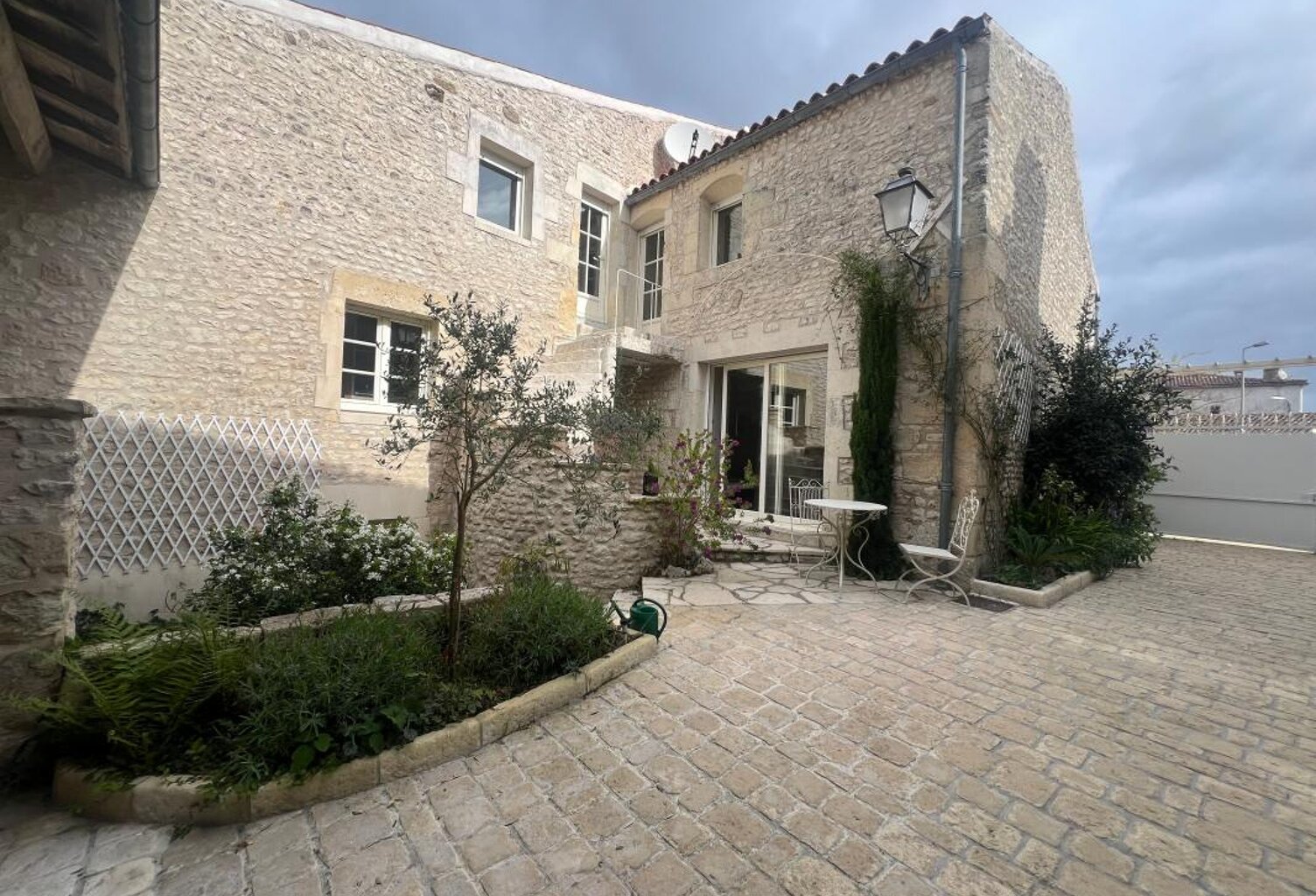Batisse Ancienne Rénovée MESCHERS SUR GIRONDE 5 pièces — photo 1