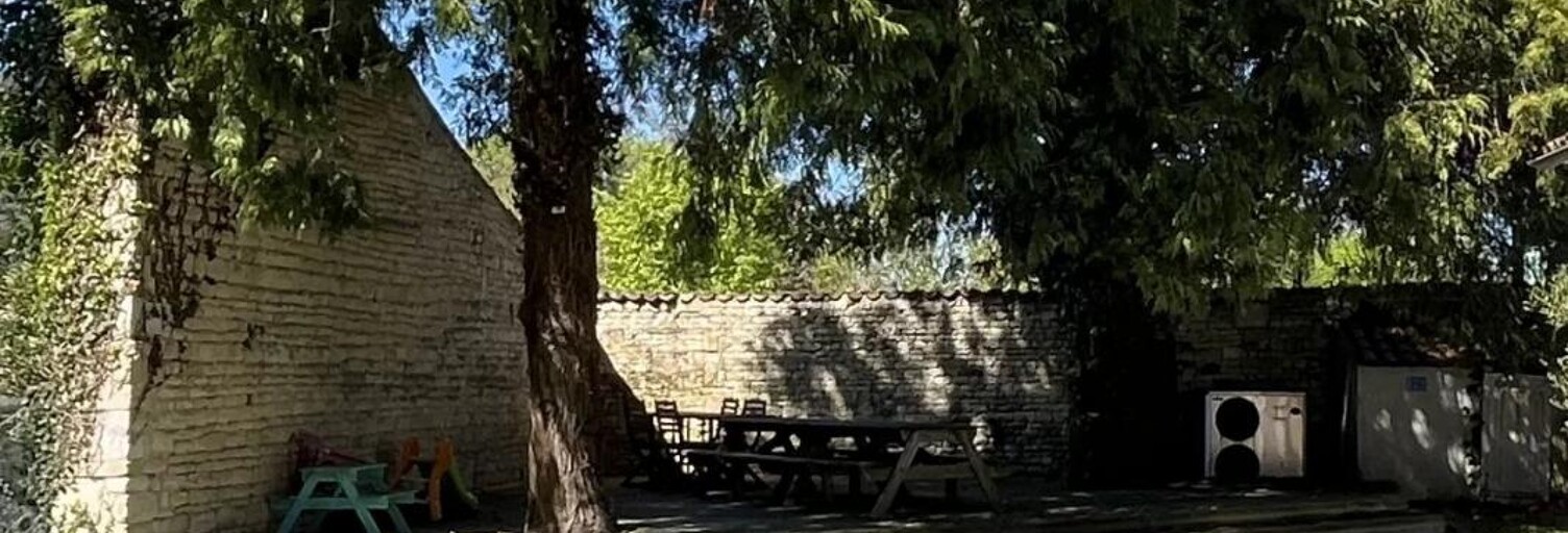 Maison 10 Pièces 338 m² à vendre à Clavette (17220)