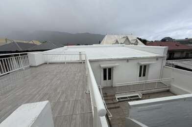 Local industriel 6 pièces 2700 €