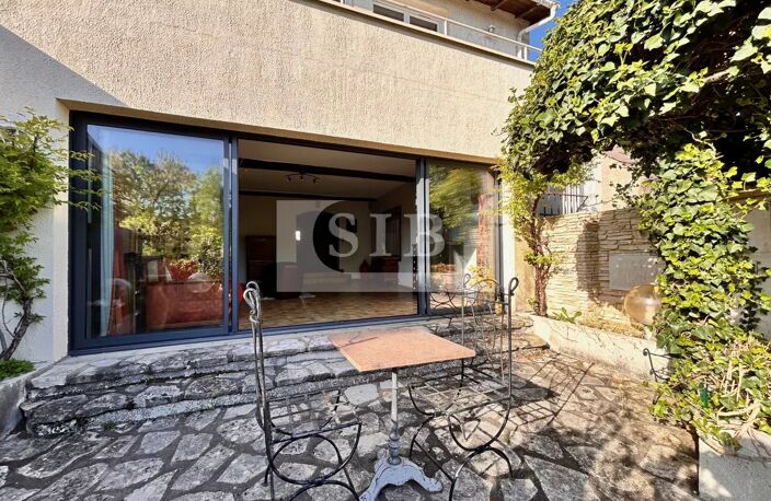 Maison avec jardin et terrasse - 5 pièces - 131m² — photo 2