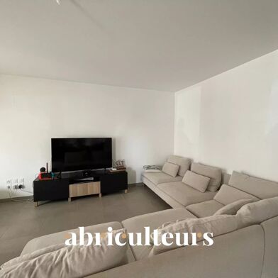 Appartement 4 pièces 240000 €