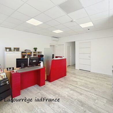 Commerce  218000 €