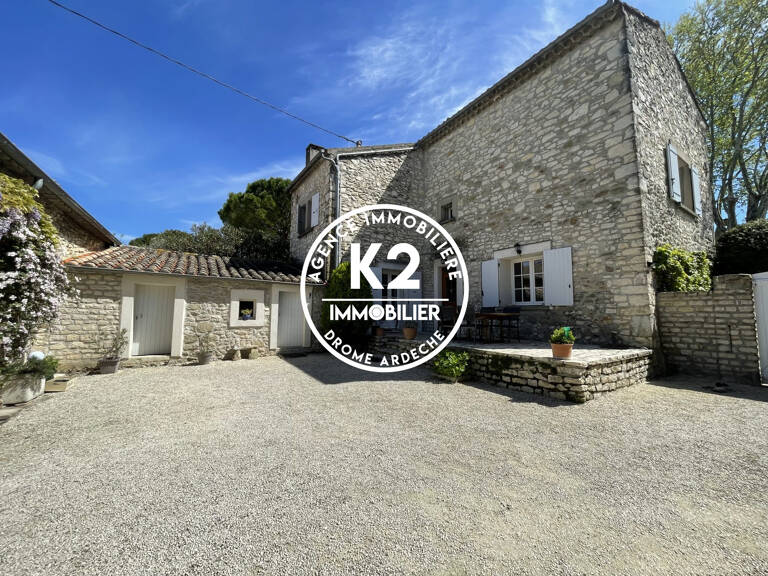 FERME EN PIERRE DE 157 M² SECTEUR EST — photo 1