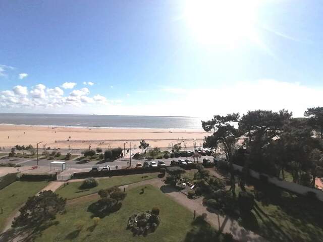 Appartement TRES BELLE VUE MER FACE A LA PLAGE — photo du bien