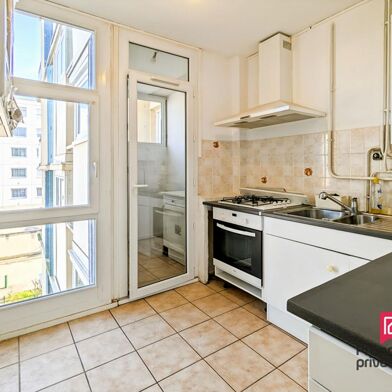 Appartement 4 pièces 180000 €
