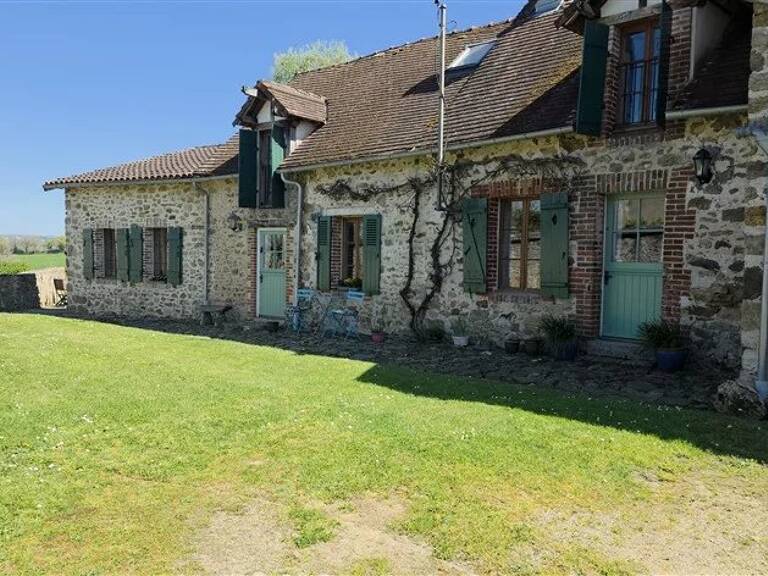 3 maisons rénovées avec 2 granges, 1km de Magnac Laval 87 — photo 1