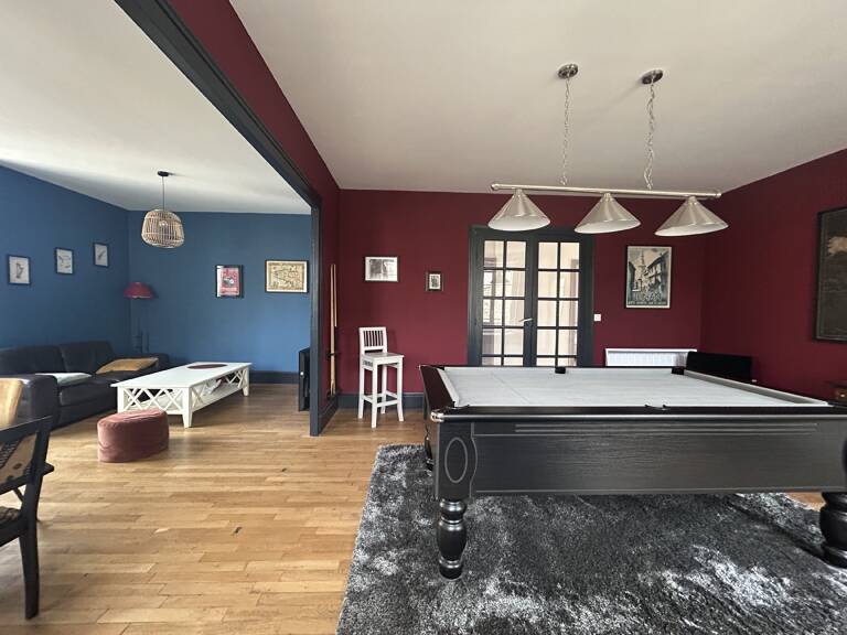 A VENDRE - SOQUET IMMOBILIER - DINAN CENTRE VILLE - APPARTEMENT STANDING RENOVE AVEC PARKING PRIVATIF ET BALCON — photo 1