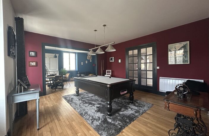 A VENDRE - SOQUET IMMOBILIER - DINAN CENTRE VILLE - APPARTEMENT STANDING RENOVE AVEC PARKING PRIVATIF ET BALCON — photo 2