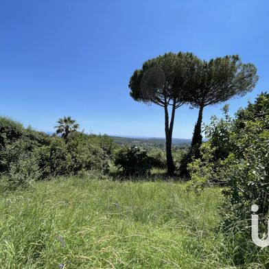 Terrain  630000 €