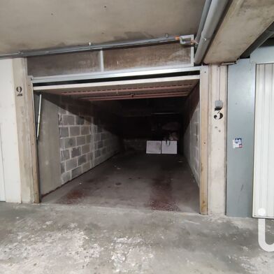 Garage  23300 €