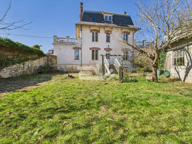 Magnifique maison de maître en centre ville de Fismes — photo du bien