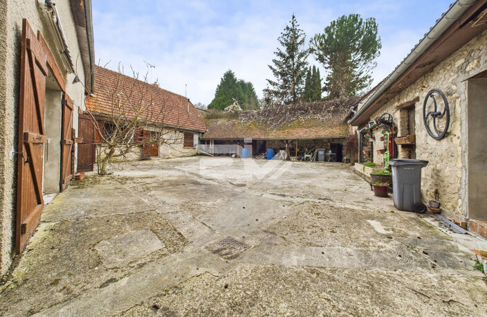 Magnifique corps de ferme en pierre datant de 1789 avec nombreuses dépendances — photo 2