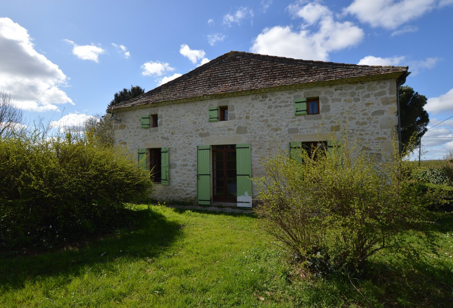 Ferme traditionnelle en pierre — photo 1