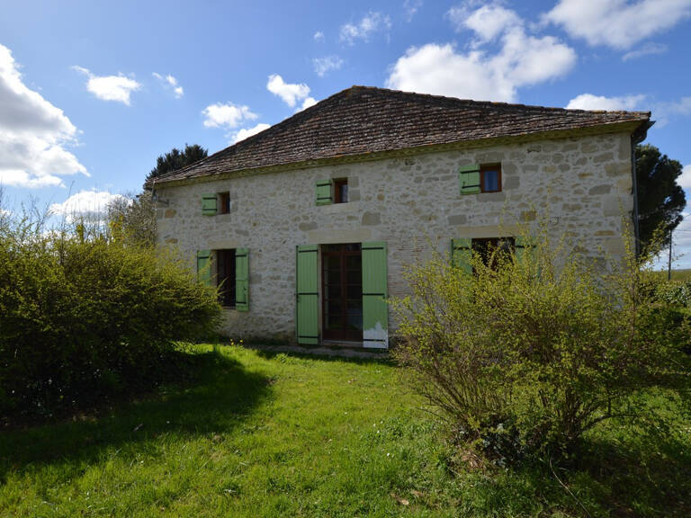 Ferme traditionnelle en pierre — photo 1