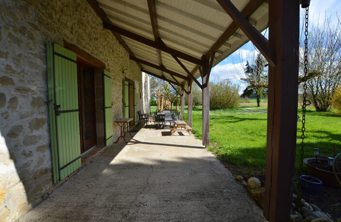 Ferme traditionnelle en pierre — photo 2