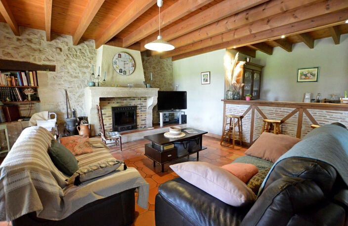 Ferme traditionnelle en pierre — photo 4
