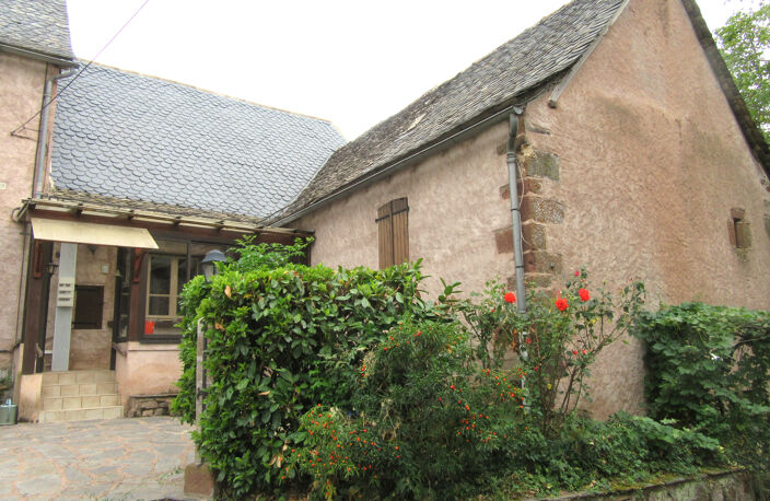 CONQUES EN ROUERGUE ENSEMBLE IMMOBILIER EN PIERRE AVEC TERRAIN  — photo 2