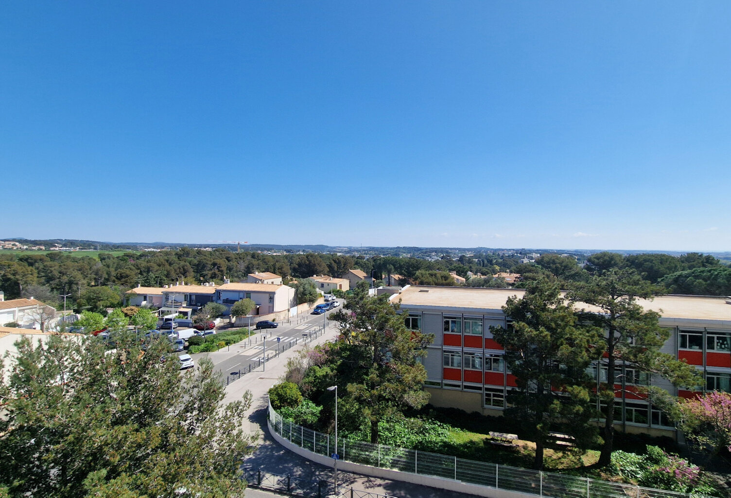 MONTPELLIER - APPARTEMENT T2 DE 60 M2 AVEC TERRASSE — photo 1