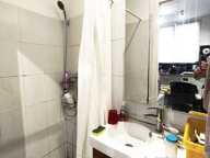 Studio avec grande cabine fermée, rez-de-chaussée, au calme.<BR>E — photo 3